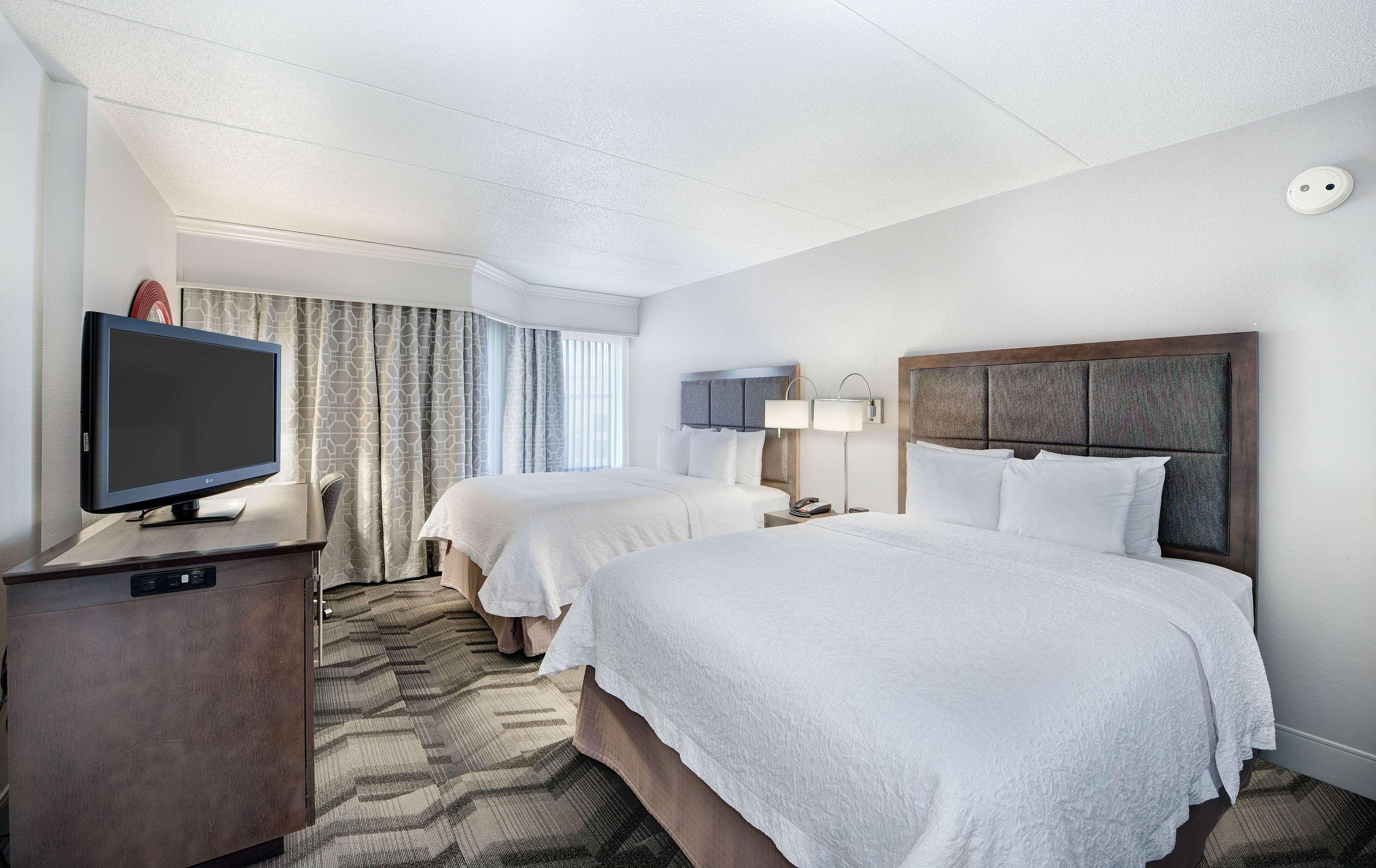 Hampton Inn & Suites Atlanta-Galleria Смирна Экстерьер фото