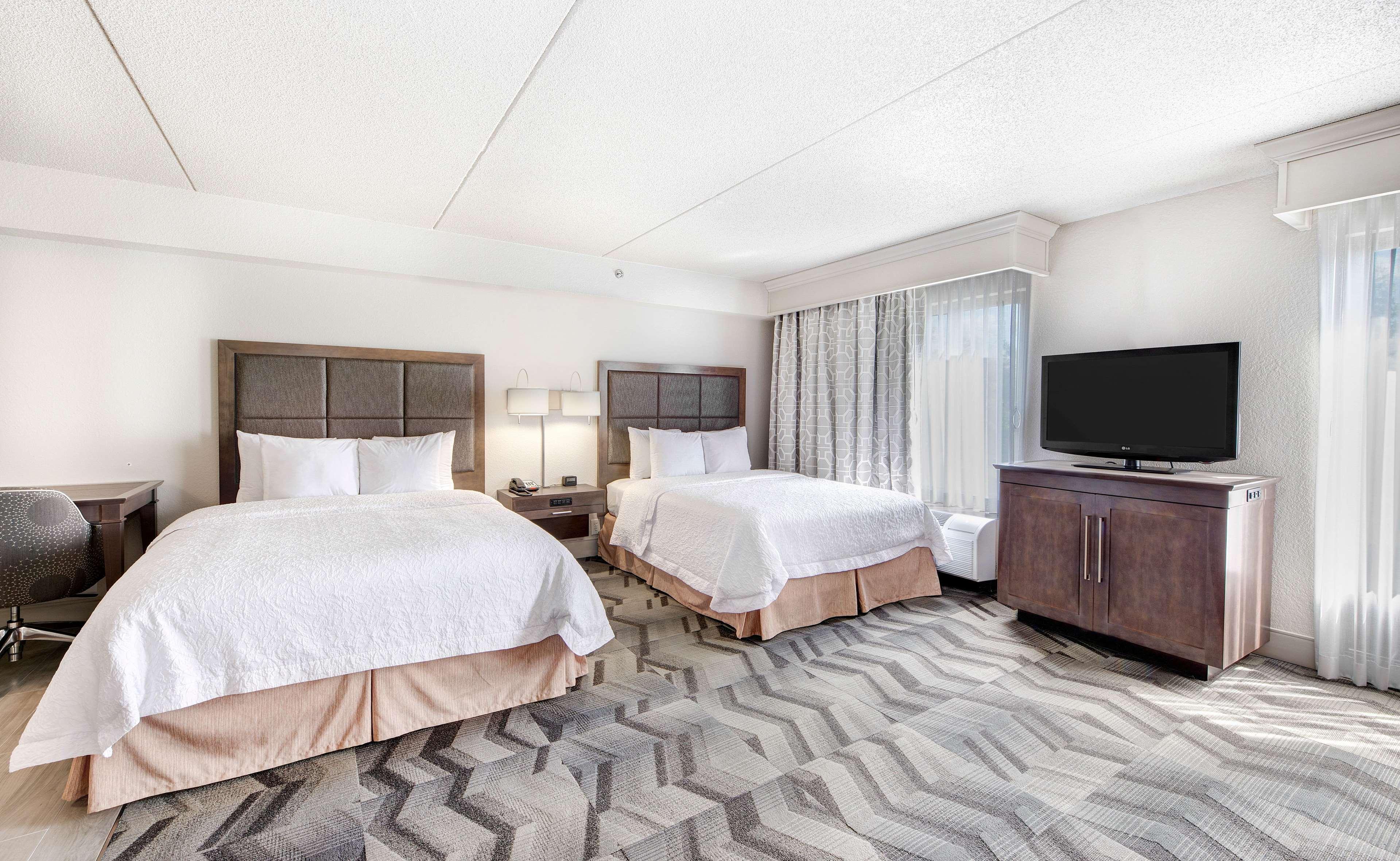 Hampton Inn & Suites Atlanta-Galleria Смирна Экстерьер фото