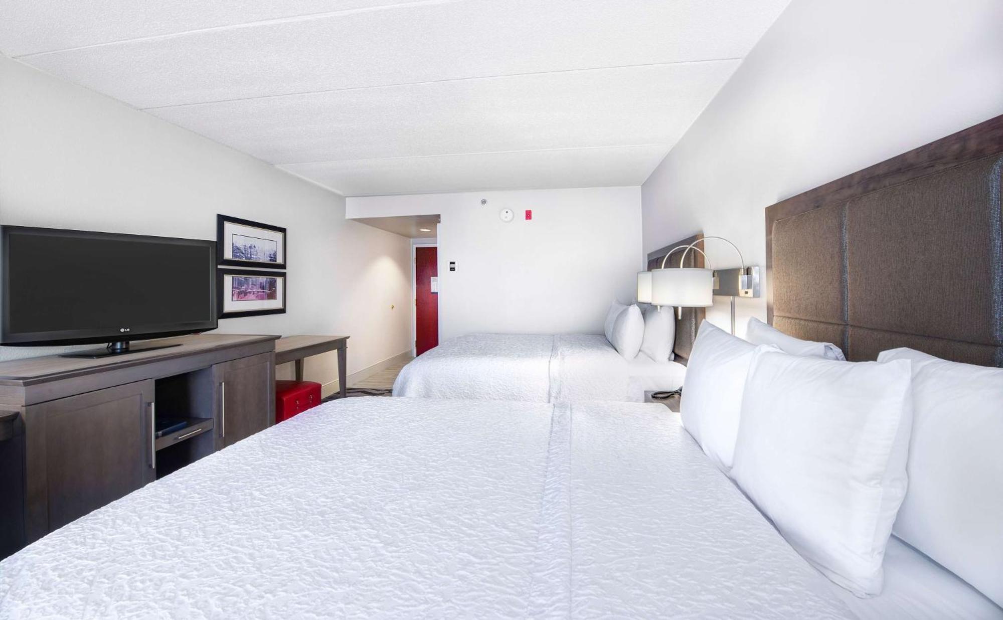 Hampton Inn & Suites Atlanta-Galleria Смирна Экстерьер фото
