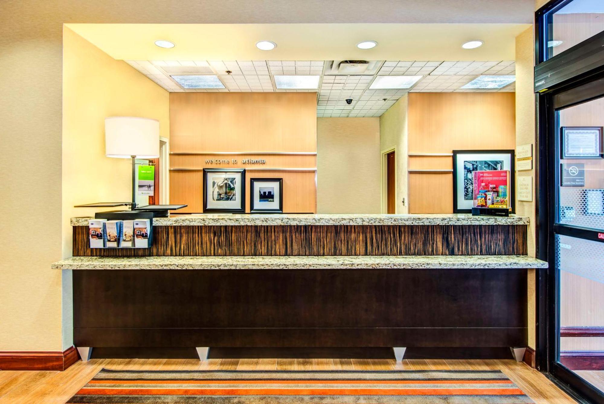 Hampton Inn & Suites Atlanta-Galleria Смирна Экстерьер фото